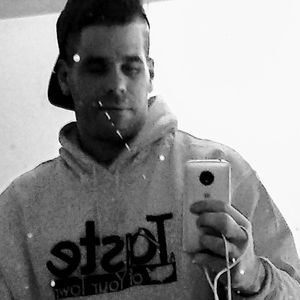 Meet your Posher, Derrick